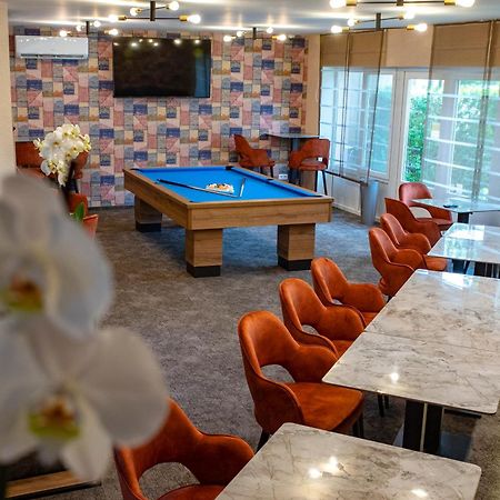 Orchidea Hotel Lipót Екстериор снимка
